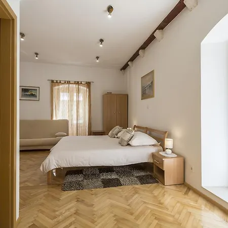 Apartment Carrara