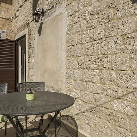 Apartment Carrara